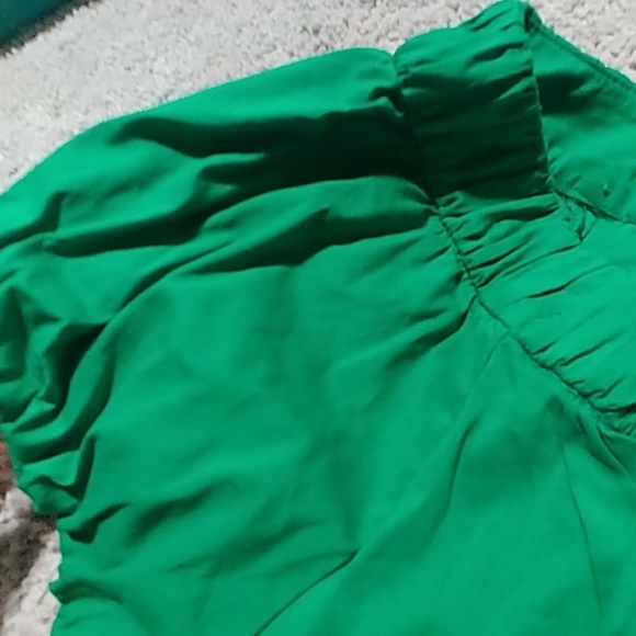 🎆Green ruffled elastic banana republic top🎆 - Picture 2 of 4